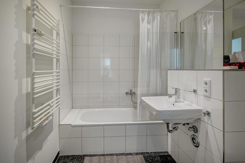 Cozy Modern Apartment With Garden In The Center Next To Oktoberfest ميونيخ المظهر الخارجي الصورة